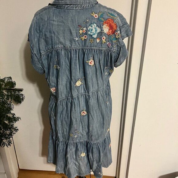 KYLA SEO Embroidered Tencel Denim Tiered Dress Size Large - Picture 2 of 10